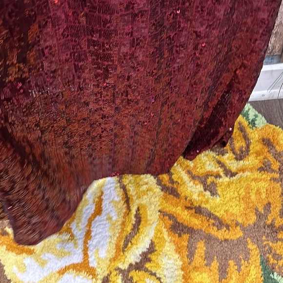 Miss Ord XL Ruby red sequins ball gown - Picture 10 of 15